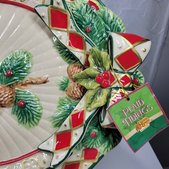Cracker Barrel Plaid Tidings 3D Cardinal Platter Ceramic Holiday Serving Tray - Picture 2 of 14